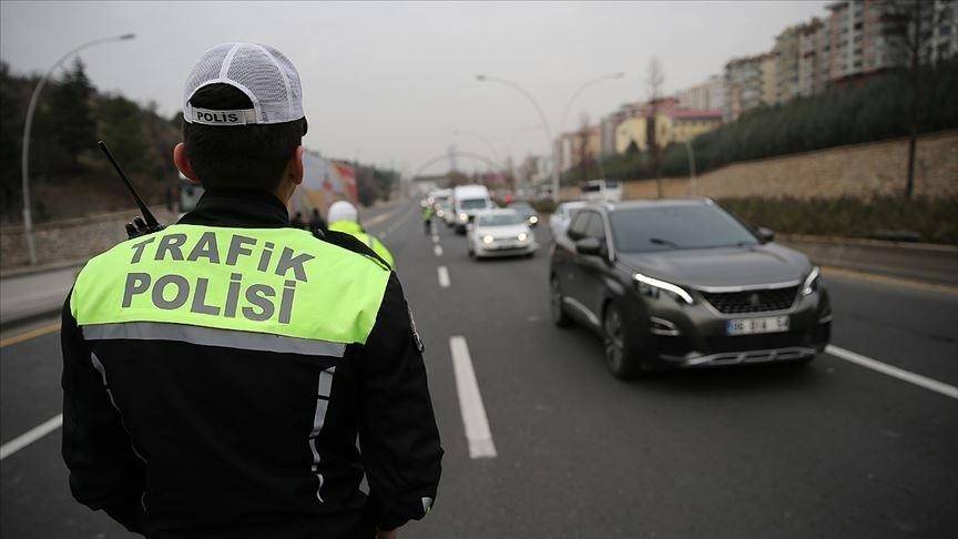 İstanbul’da pazar sabahı trafiğe dikkat! Bu yollar 5 saat boyunca kapalı olacak 9